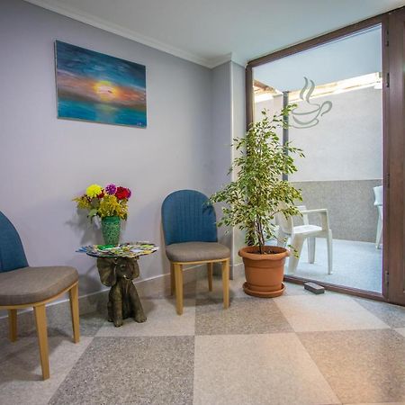 Peradia Hotel Kutaisi Bagian luar foto