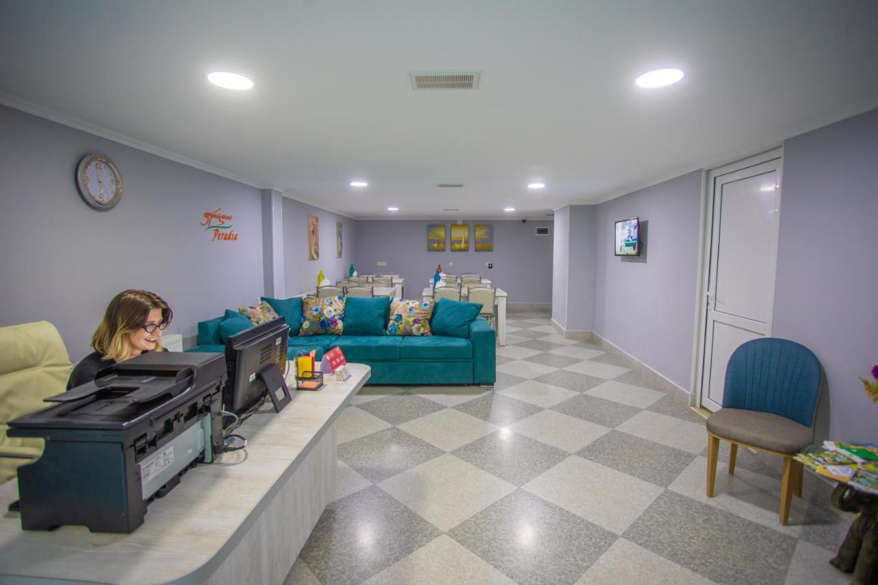 Peradia Hotel Kutaisi Bagian luar foto