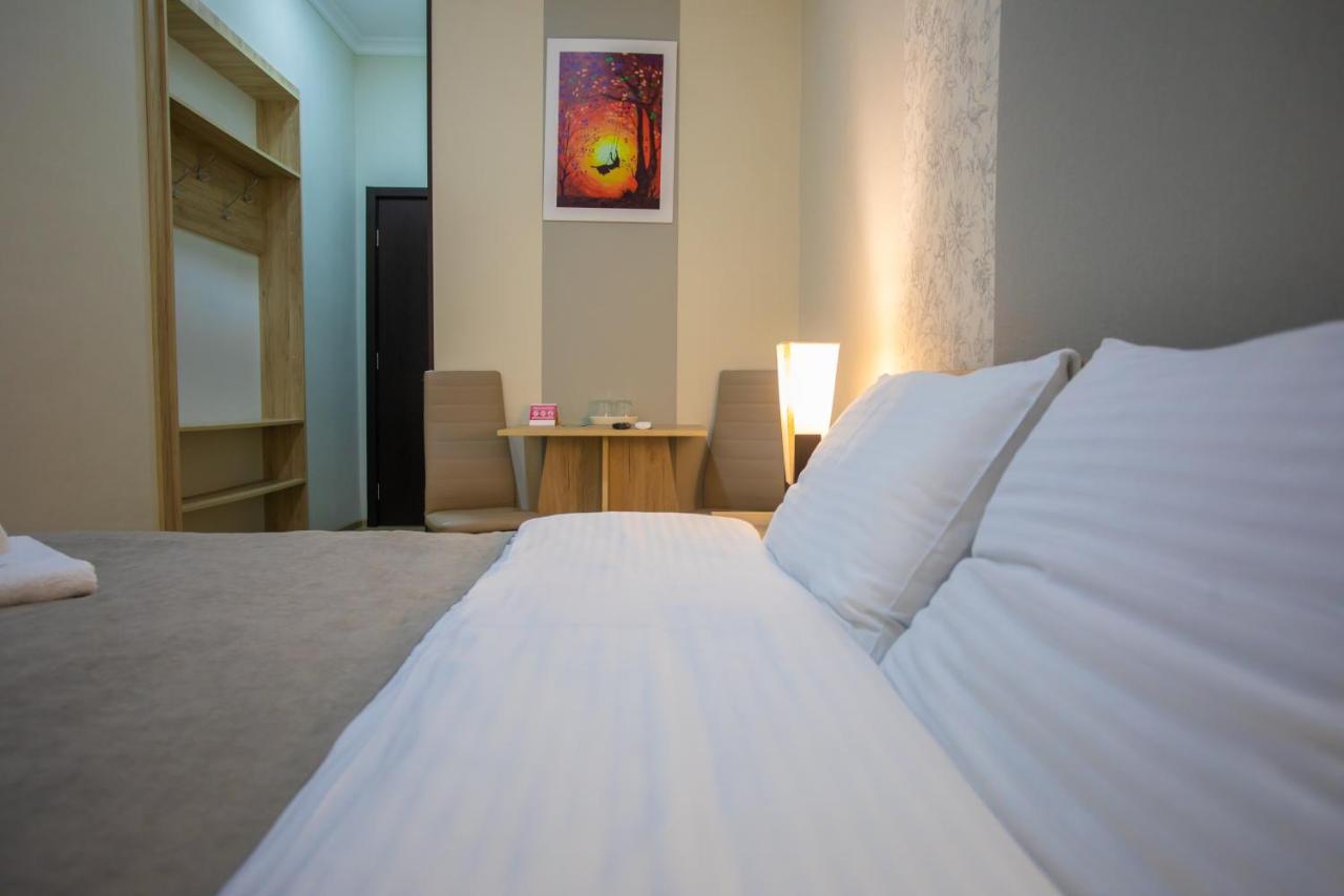 Peradia Hotel Kutaisi Bagian luar foto