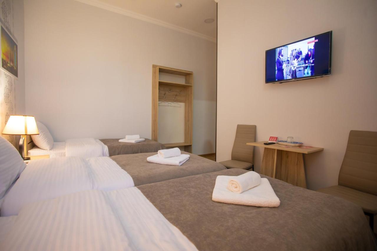 Peradia Hotel Kutaisi Bagian luar foto