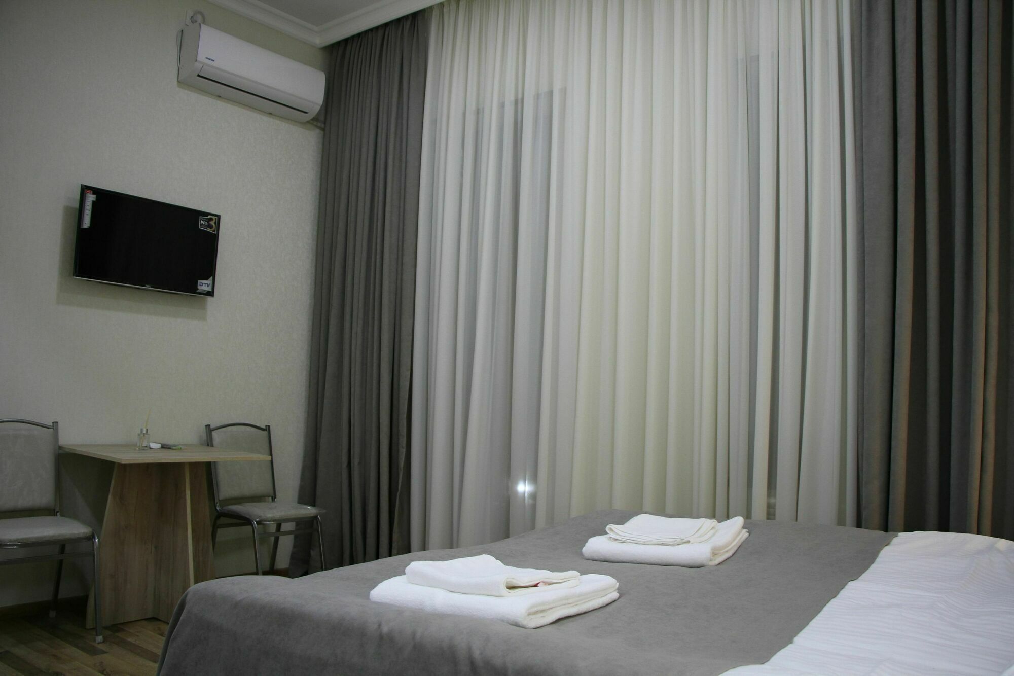 Peradia Hotel Kutaisi Bagian luar foto